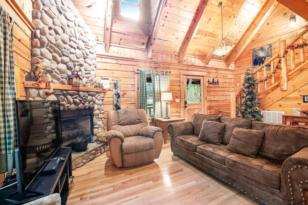 Bear Pleasures Villa Гетлинбург Екстериор снимка