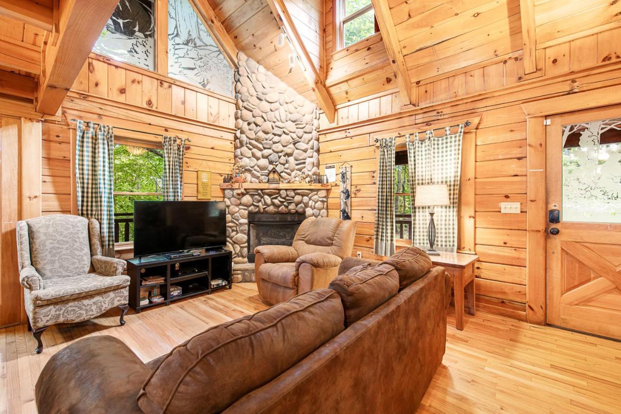 Bear Pleasures Villa Гетлинбург Екстериор снимка