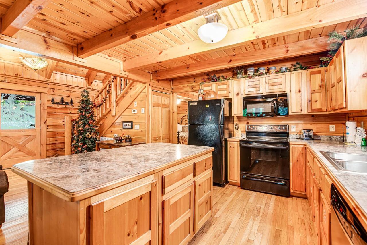 Bear Pleasures Villa Гетлинбург Екстериор снимка