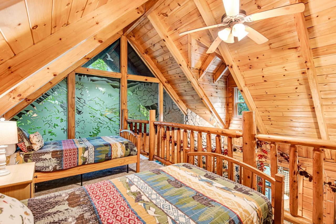 Bear Pleasures Villa Гетлинбург Екстериор снимка