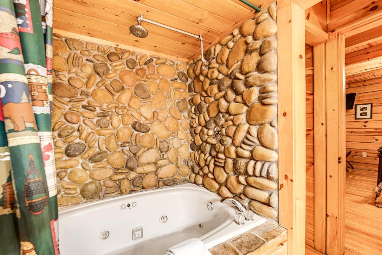 Bear Pleasures Villa Гетлинбург Екстериор снимка