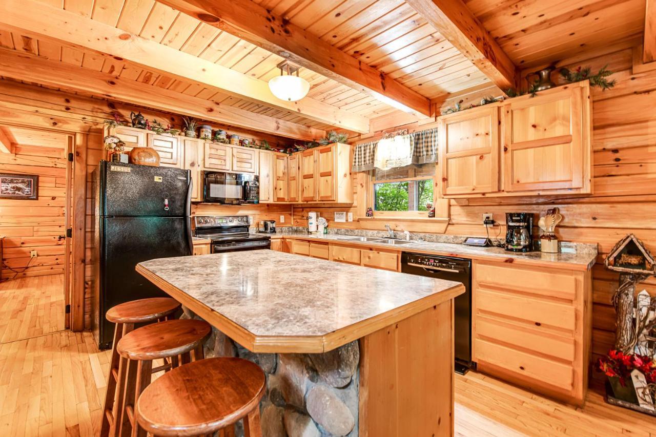 Bear Pleasures Villa Гетлинбург Екстериор снимка