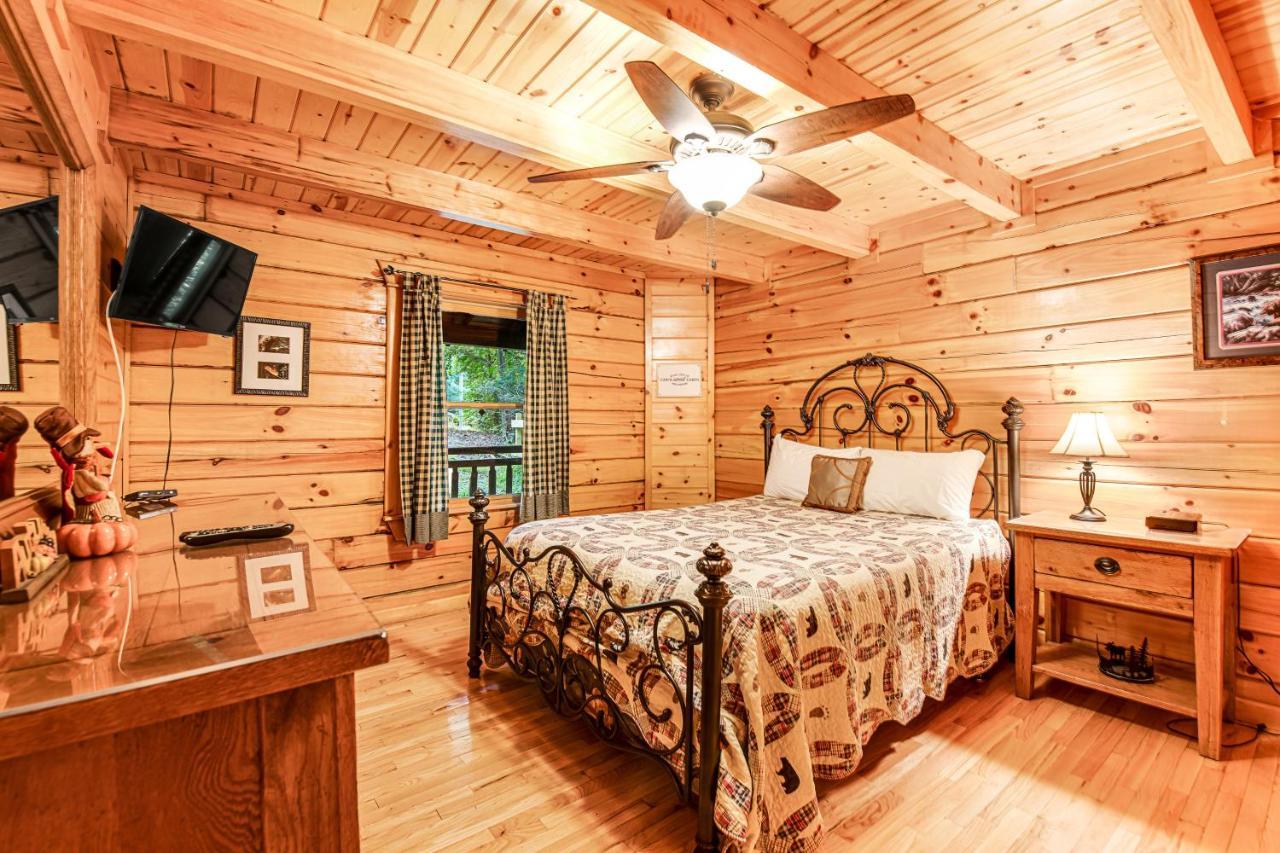 Bear Pleasures Villa Гетлинбург Екстериор снимка