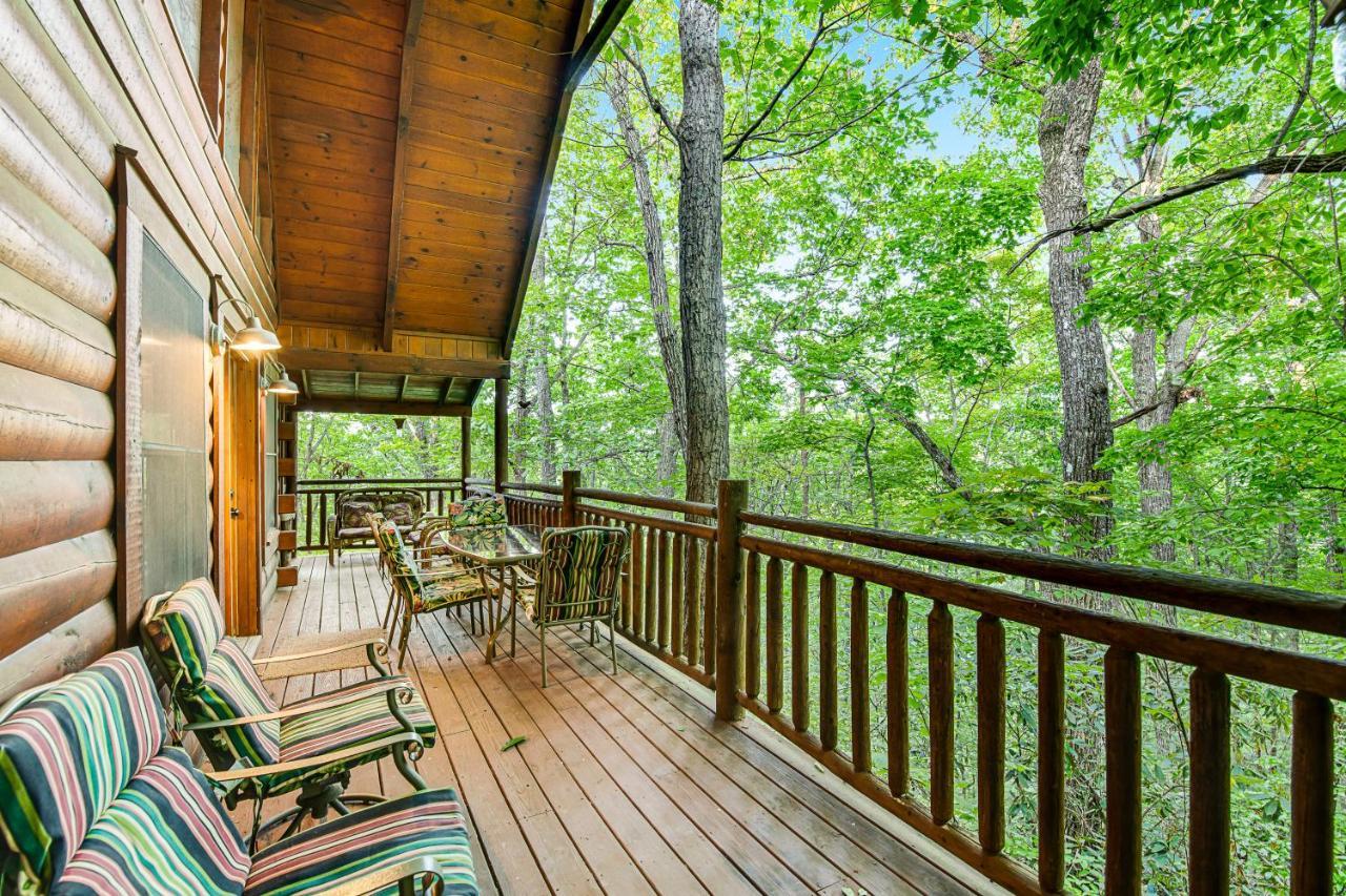 Bear Pleasures Villa Гетлинбург Екстериор снимка