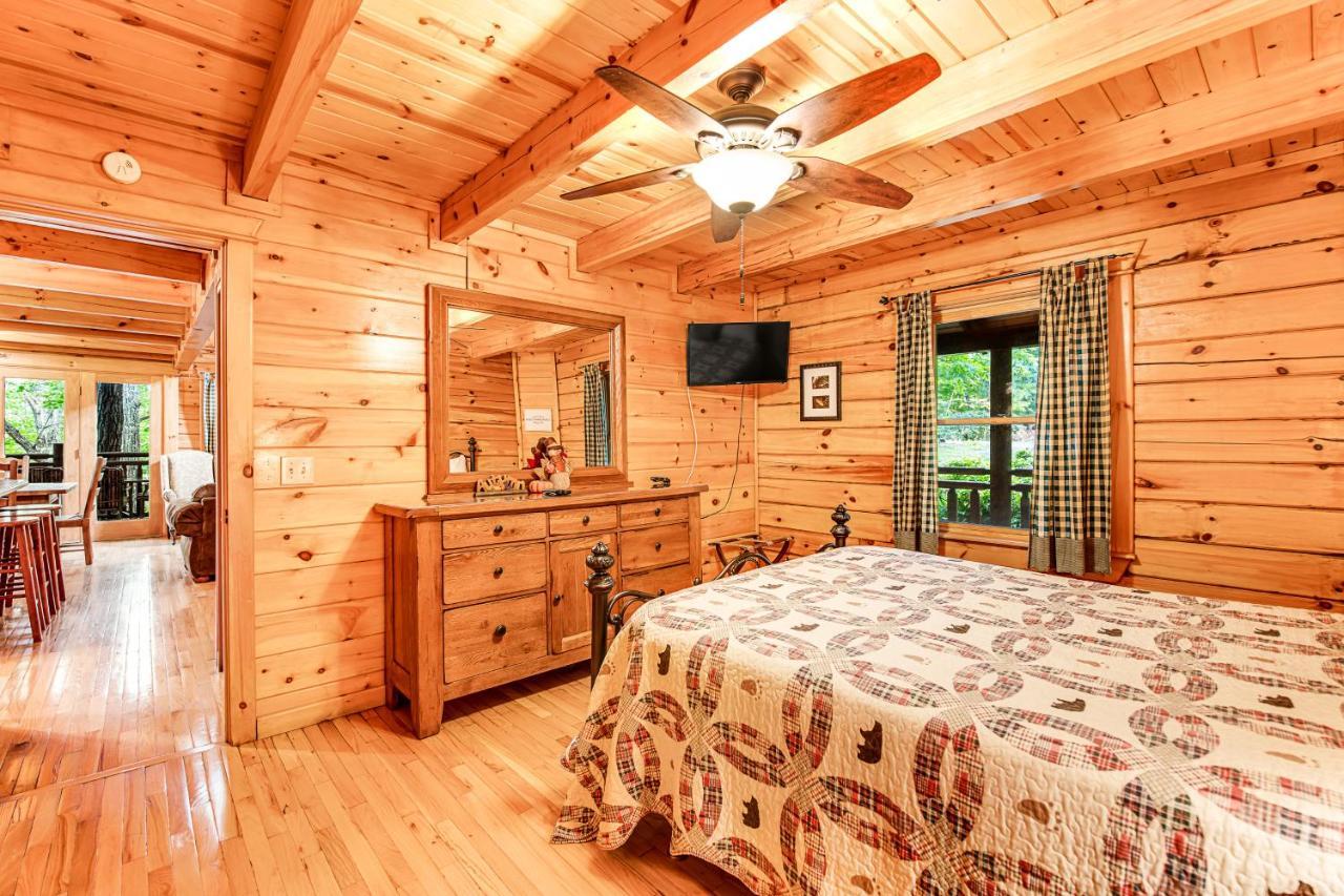 Bear Pleasures Villa Гетлинбург Екстериор снимка